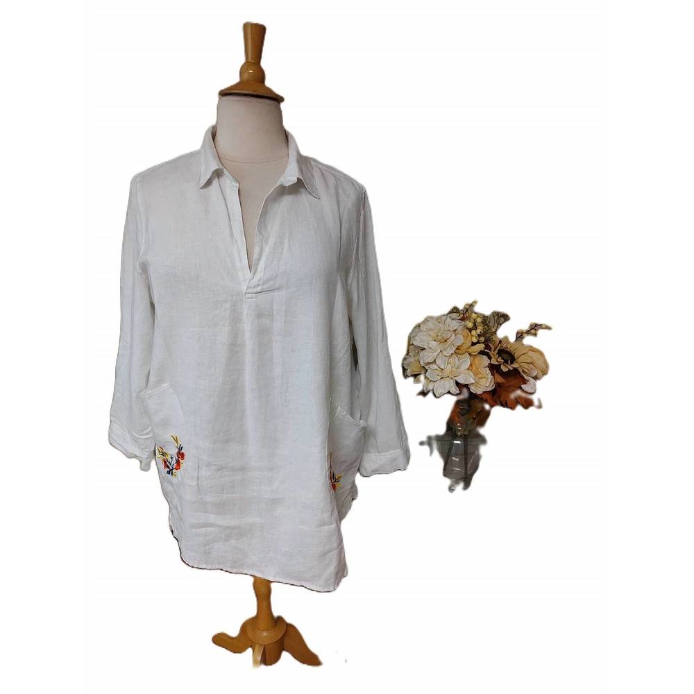 NEW FOR CYNTHIA WOMAN women's tunic top in white